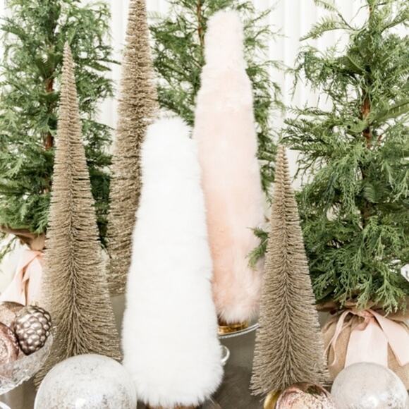 RACHEL PARCELL Frosted Faux Fur Peony Tree - Picture 1 of 9